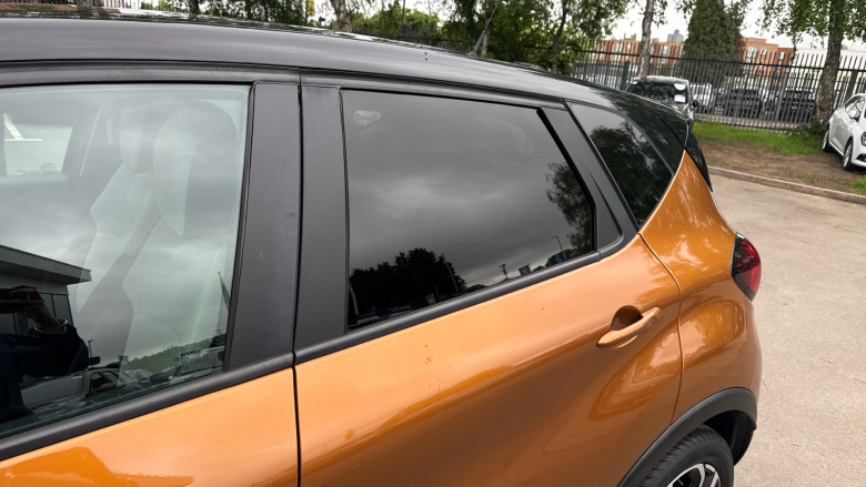 Renault Captur 0.9 TCE 90 Iconic 5dr Petrol Hatchback